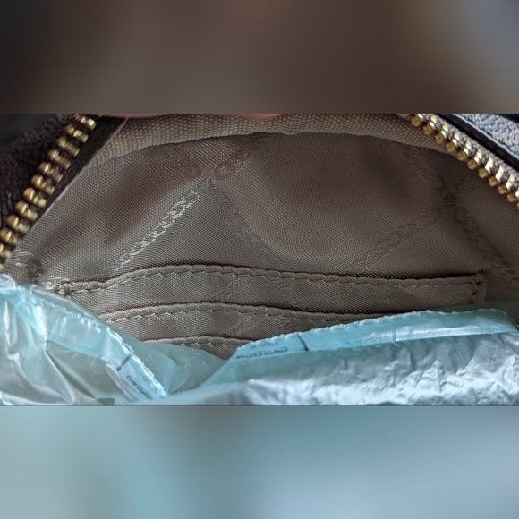 NWT Michael Kors Jet Set Charm small oval camera crossbody brown/acorn gold hw - Picture 10 of 10